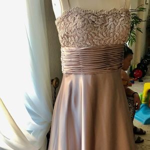 Cachet two pice set. size 6.